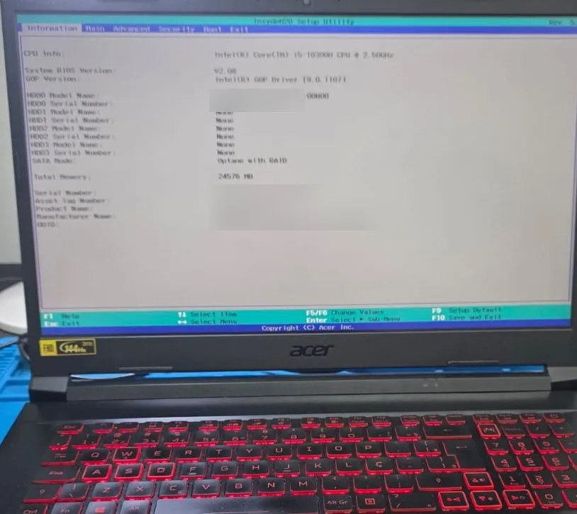Tela de informações da BIOS do Acer Nitro 5 AN517-52 mostrando o processador Intel Core i5-10300H, o SSD NVMe e 24 GB de memória
