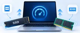 Notebook com medidor de velocidade na tela, entre um SSD e um pente de memória RAM com setas de upgrade